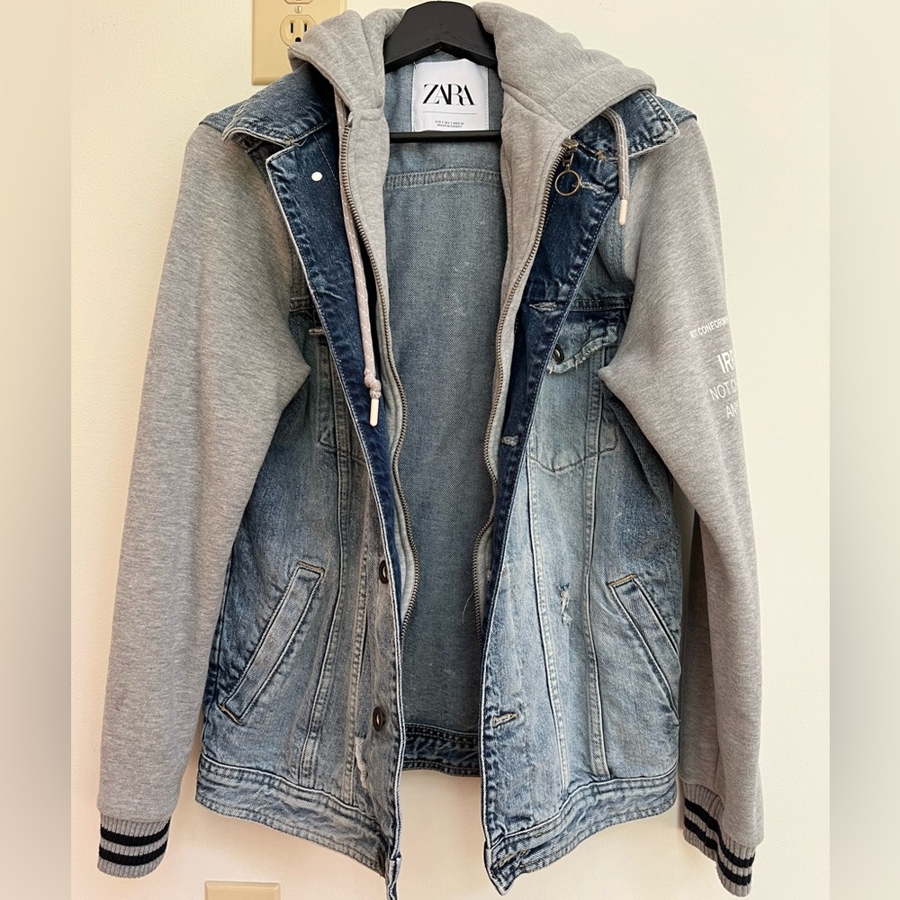 Zara Men’s Distressed Jean/Bomber Jacket with Hoodie Liner Size S EUC!!